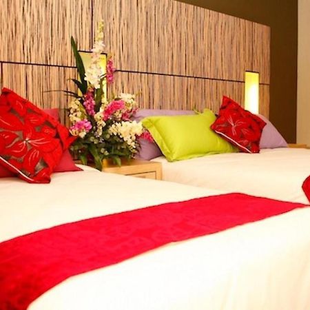 Grand Medallion Hotel Кучинг Экстерьер фото