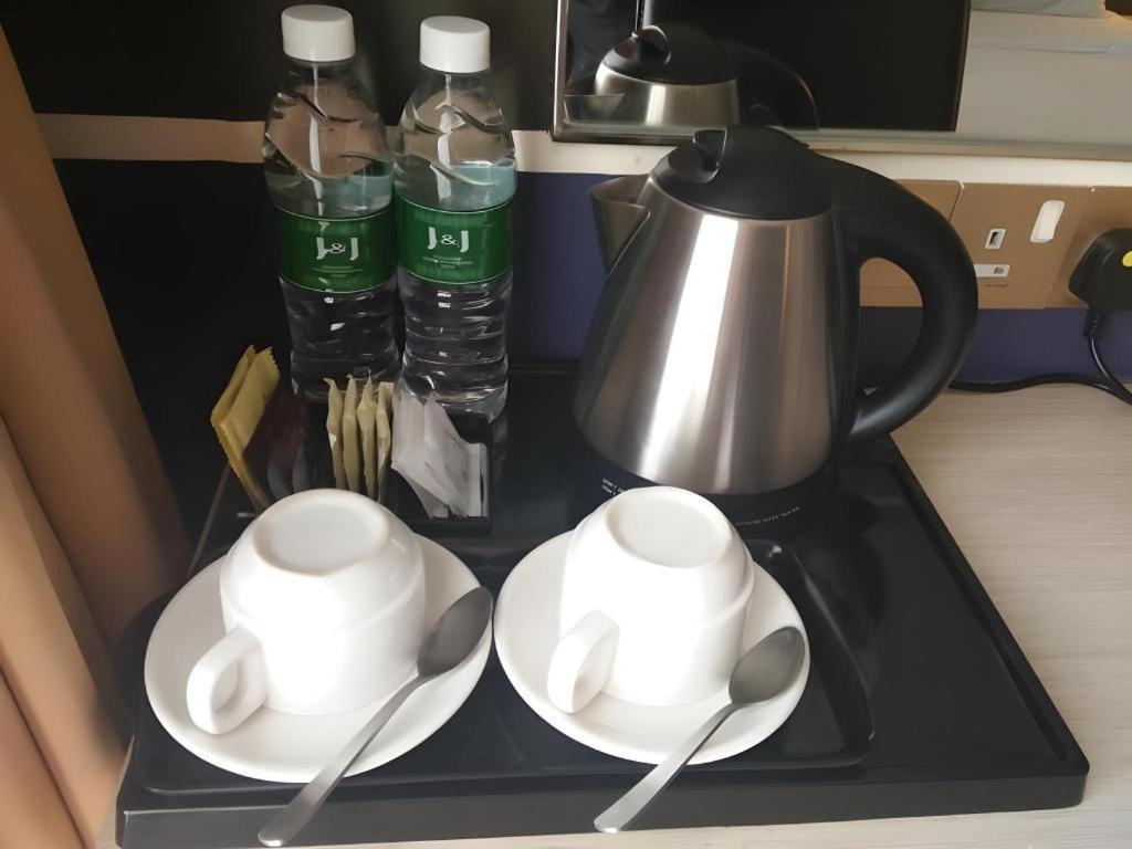 Grand Medallion Hotel Кучинг Экстерьер фото