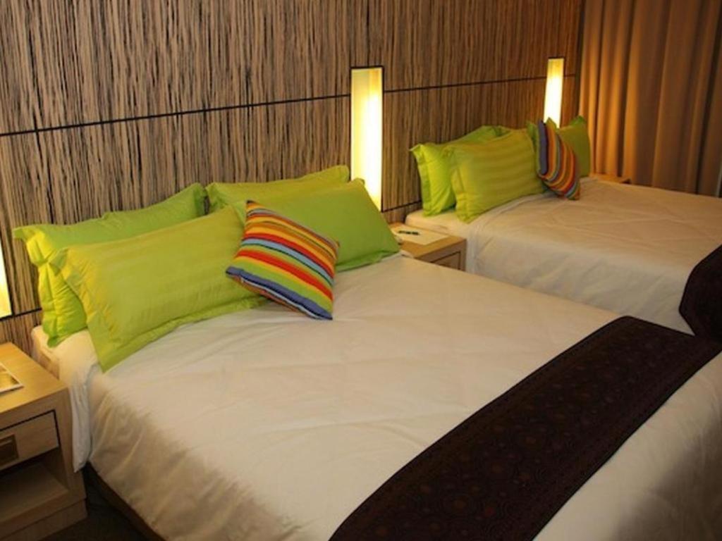 Grand Medallion Hotel Кучинг Экстерьер фото