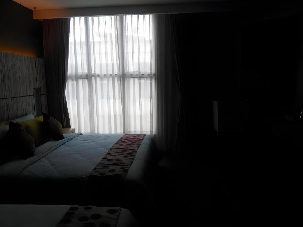 Grand Medallion Hotel Кучинг Экстерьер фото