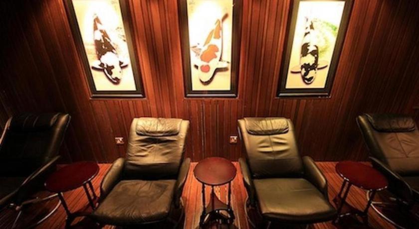 Grand Medallion Hotel Кучинг Экстерьер фото